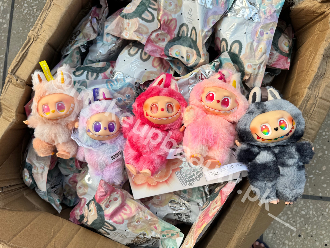 Pop Mart Labubu Blind box surprise package. Premium Quality soft stuff.