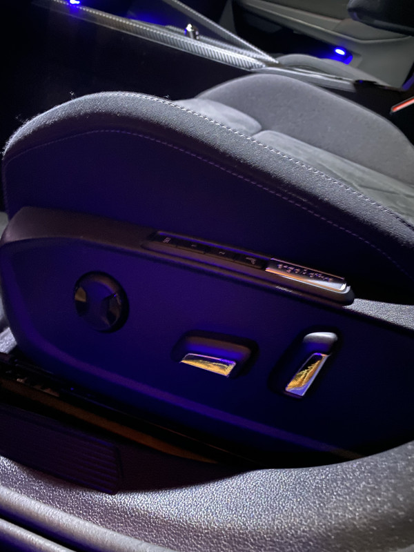 22B524BB-FAEE-4E70-9F47-40D176EC9AD8