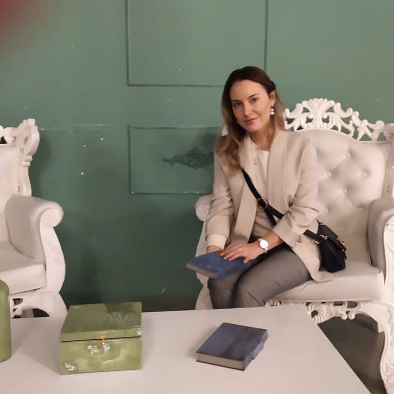 4C49EACF-DE89-48CF-870F-918594941219