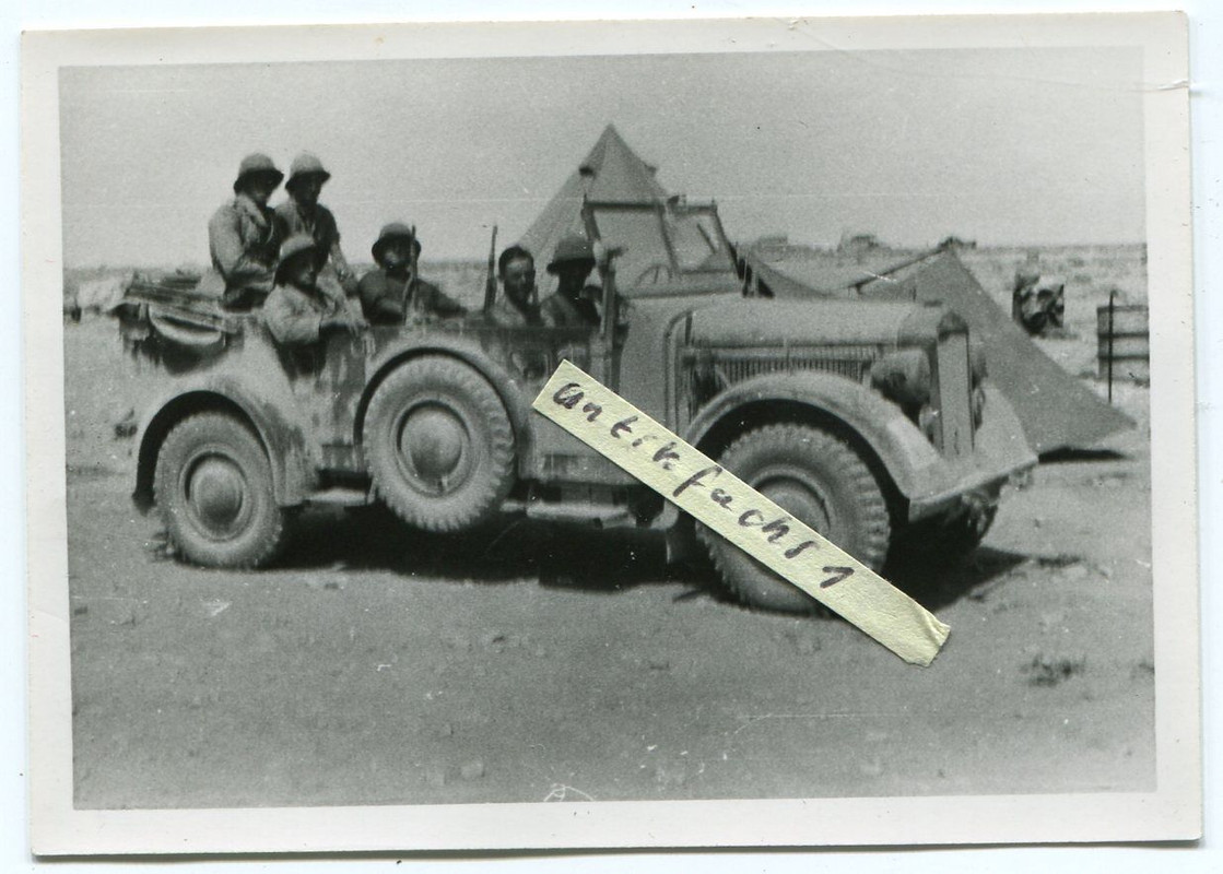schwerer Kübelwagen in Afrika beim Afrikakorps i