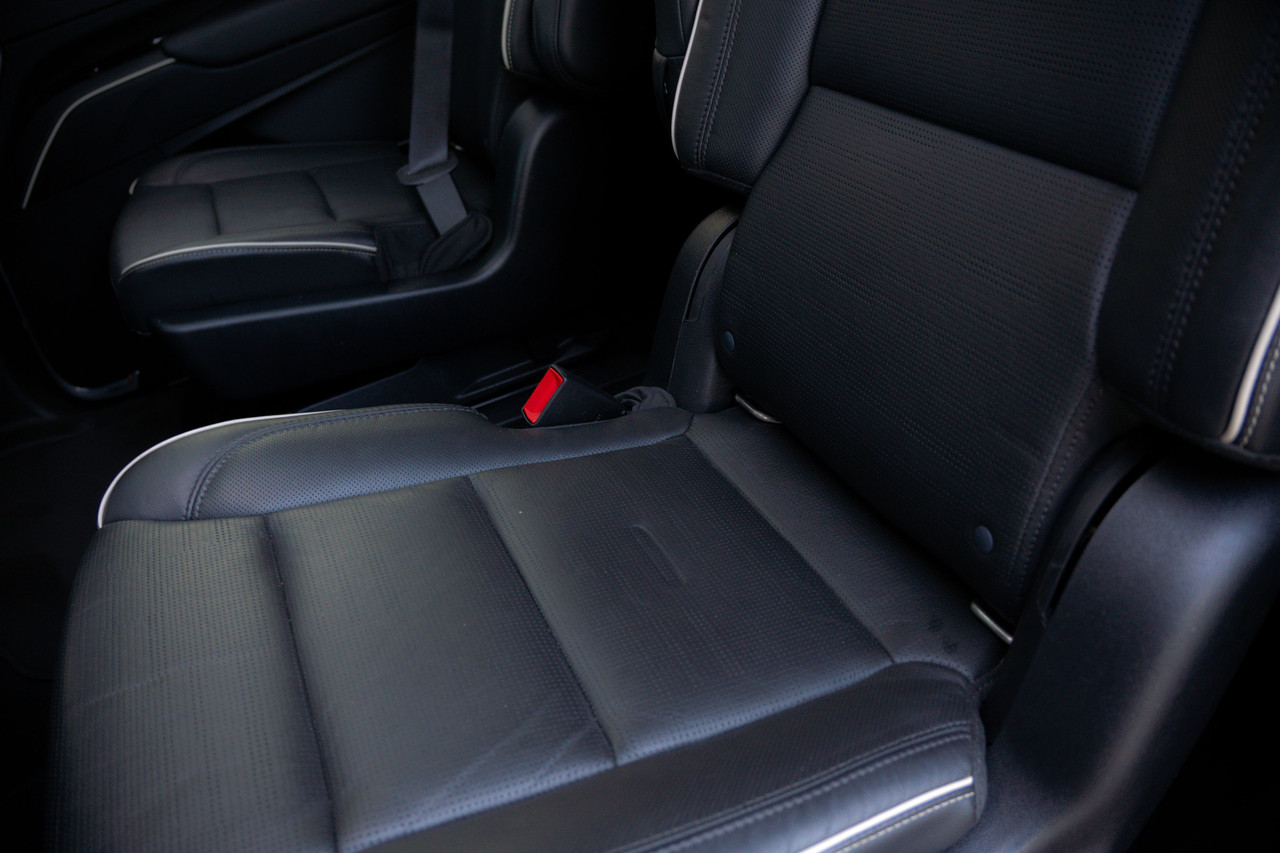 Cadillac Escalade View 42