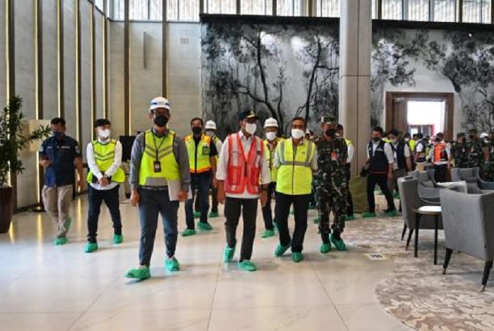 Menteri Perhubungan Budi Karya Sumadi saat melakukan tinjauan ke Bandara Halim Perdanakusuma, Sabtu (10/9/2022).