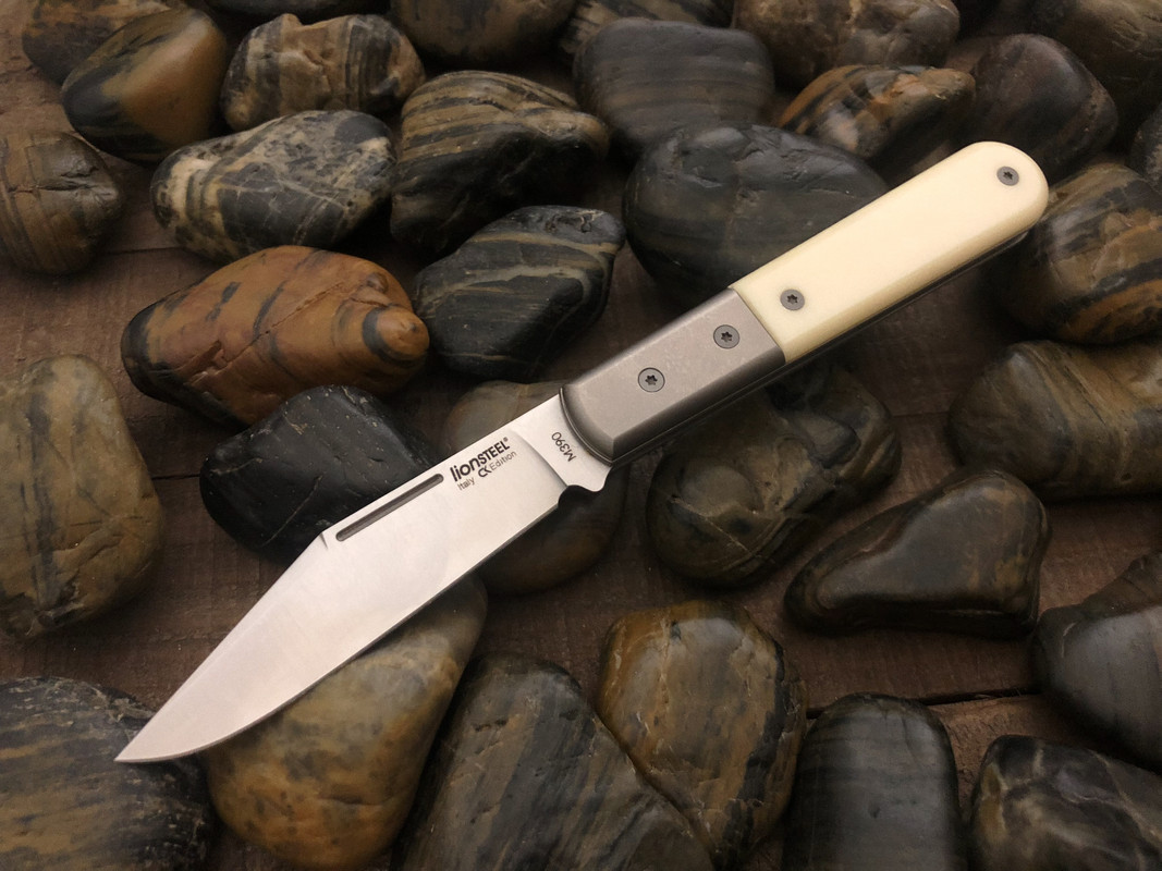 9F38747F-BC60-4526-851B-1F5DF7606F4B