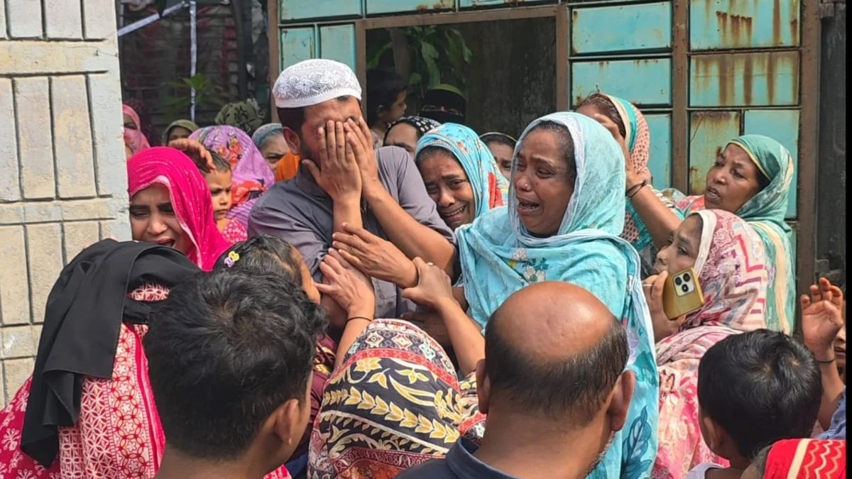 রূপগঞ্জে ট্রাক-অটোরিকশার মুখোমুখি সংঘর্ষে নিহত ২