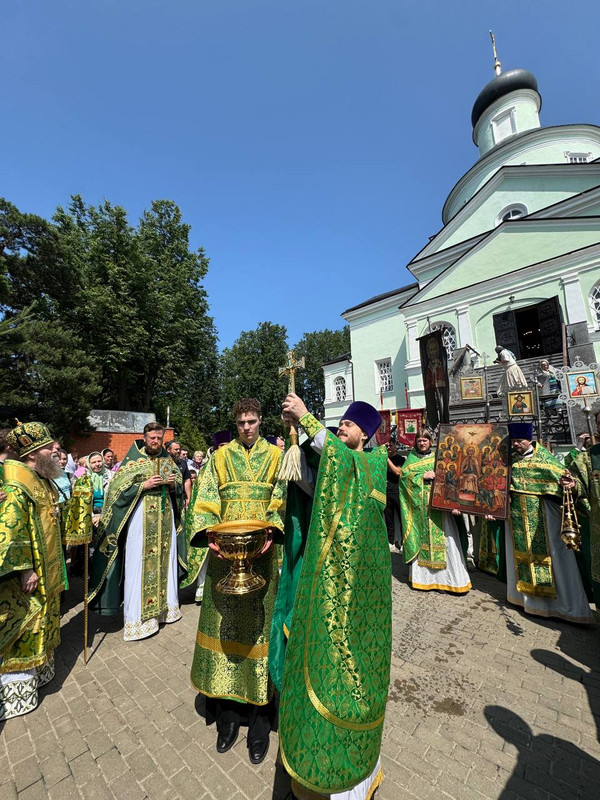 photo-5348180323537646295-y