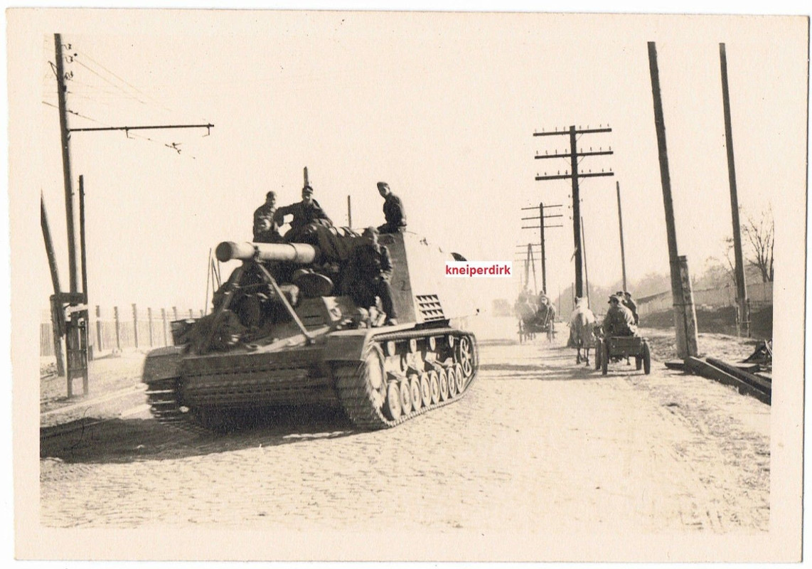 Foto,Geschützwagen Panzer Hummel Sd.Kfz.165,zurü