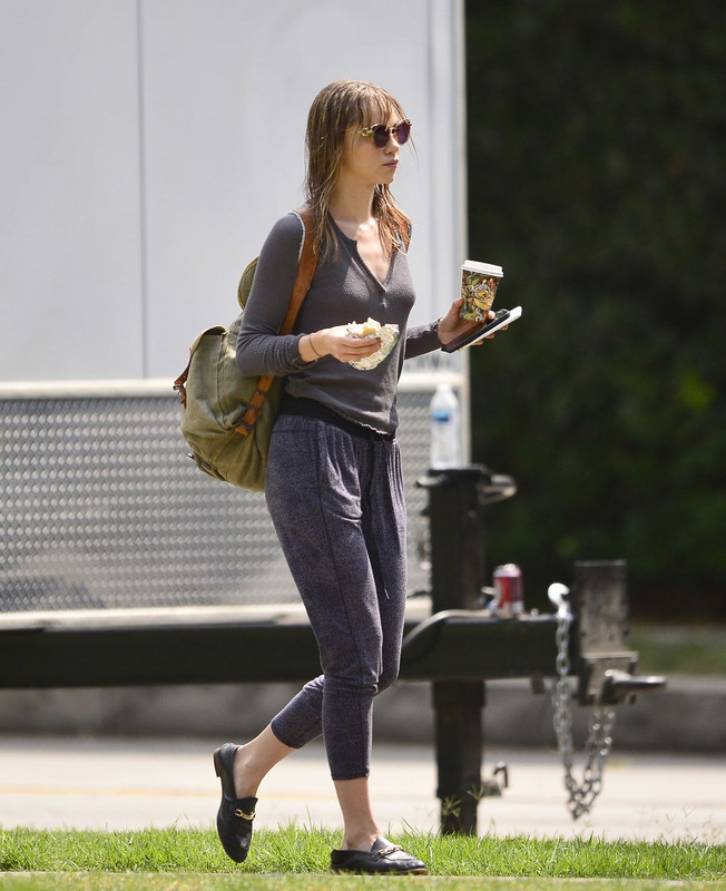 suki-waterhouse-on-the-set-of-an-upcoming-untitled-project-in-lo