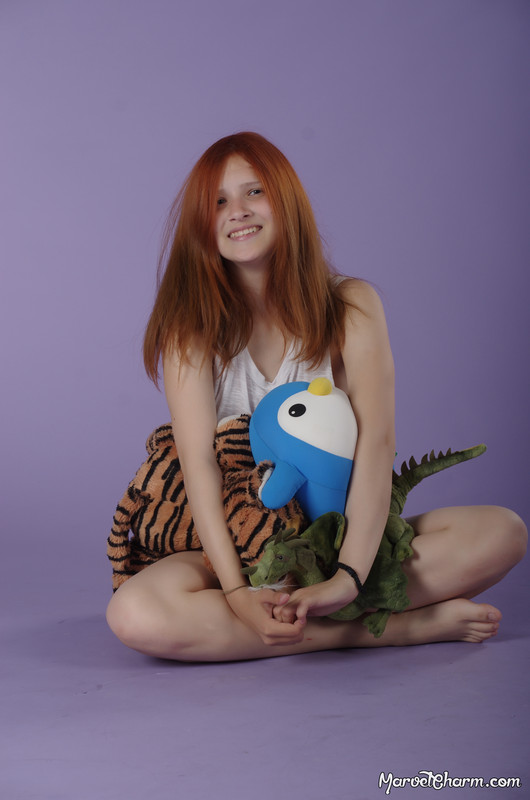 MarvelCharm_Lena-Playtime-009