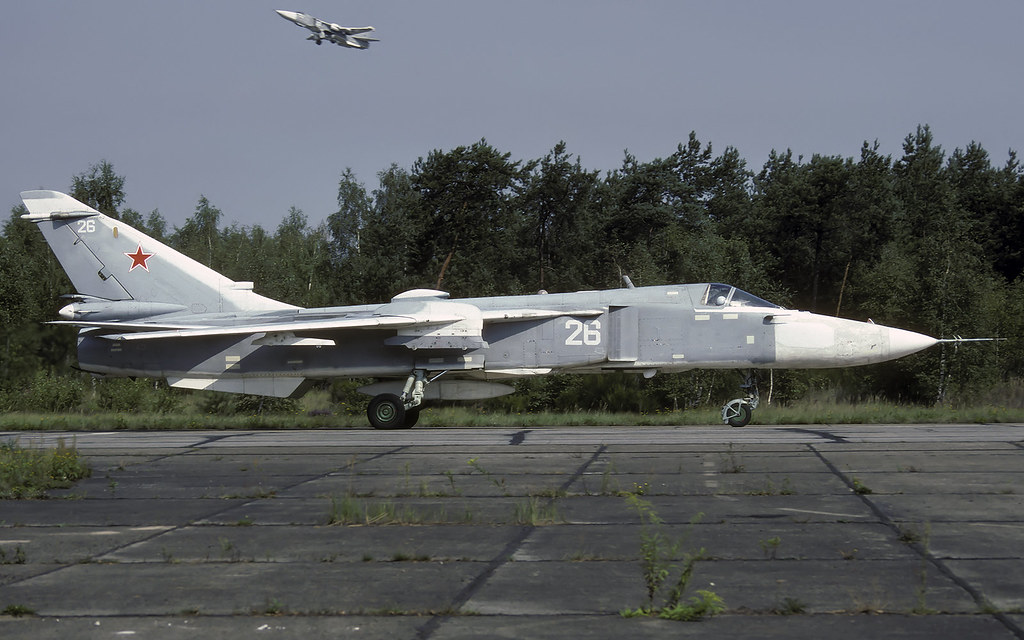 11 ORAP Su-24MR 26 White_0615312 (2)