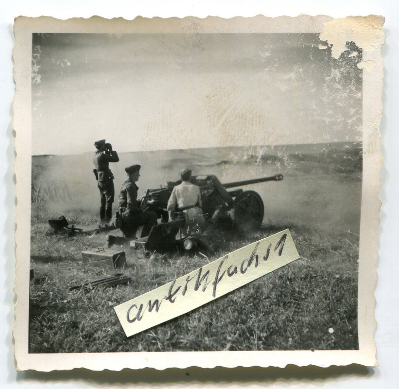 Deut. Langrohr-Pak-Geschütz beim Gefecht an der Front im 2.WK