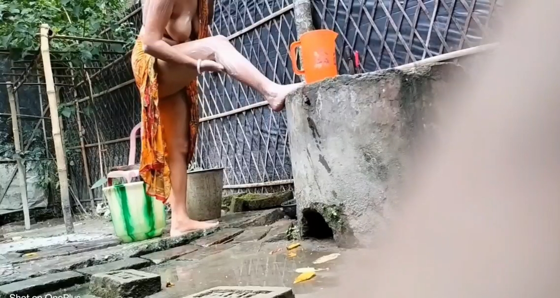 [Image: Desi-Bhabi-Fucking-Outdoor-After-Bathing...51-996.jpg]