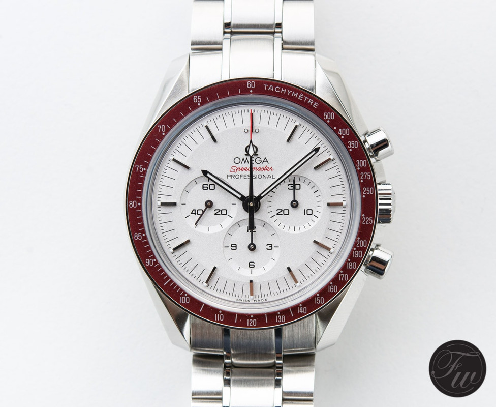 OMEGASpeedmasterTokyo2020Set-12