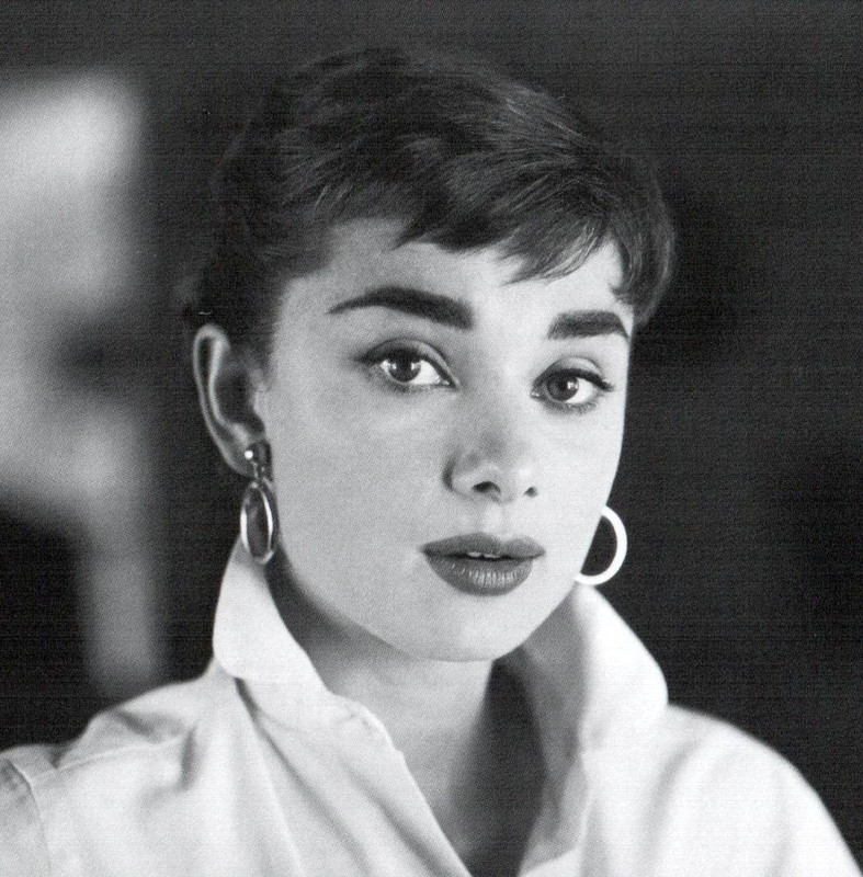 AudreyHepburn_md82
