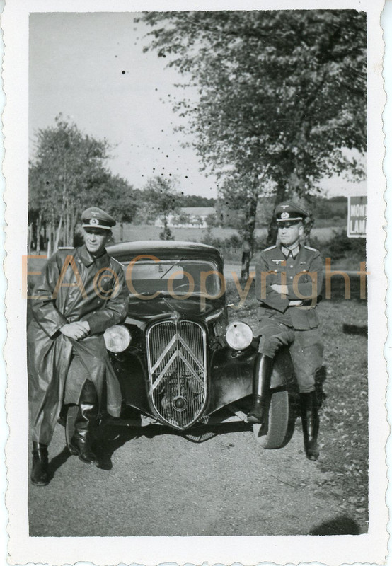 Frankreich Beute Citroen Auto Wagen PKW Mont-lès