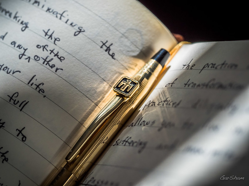 gold-pen.jpg