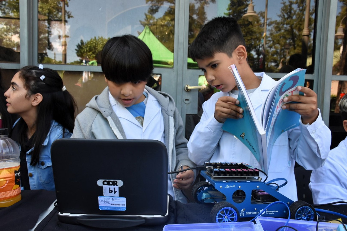 dcaeba170b924964851473ee0a4a5c3e