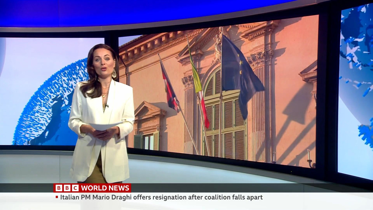 07.15 - 07.45.00 - World Business Report. The host presents and analy....ts_snapshot_06.31_[2022.07.