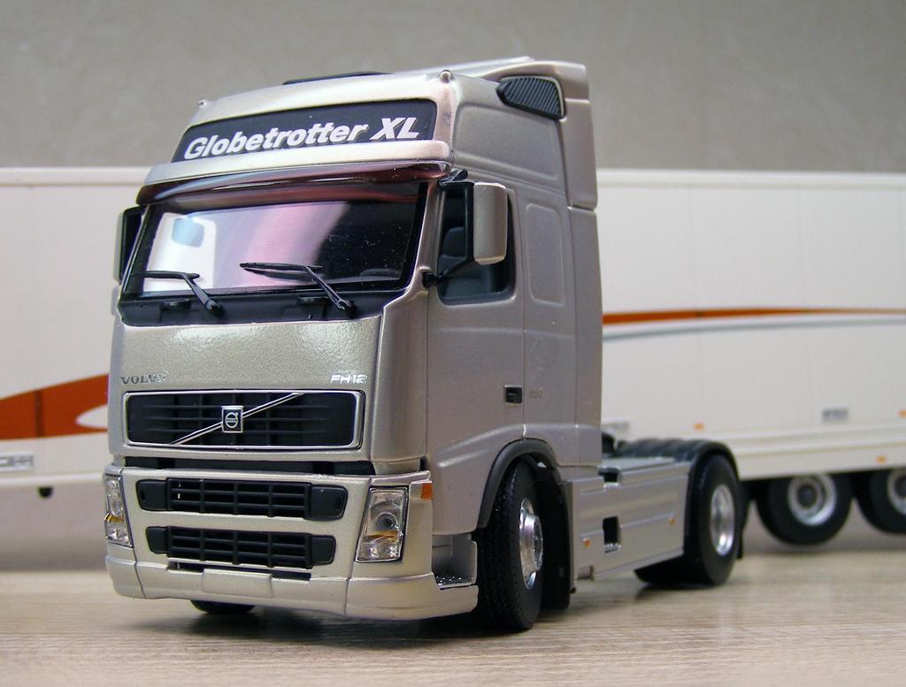 Volvo FH12 w Trailer (4)