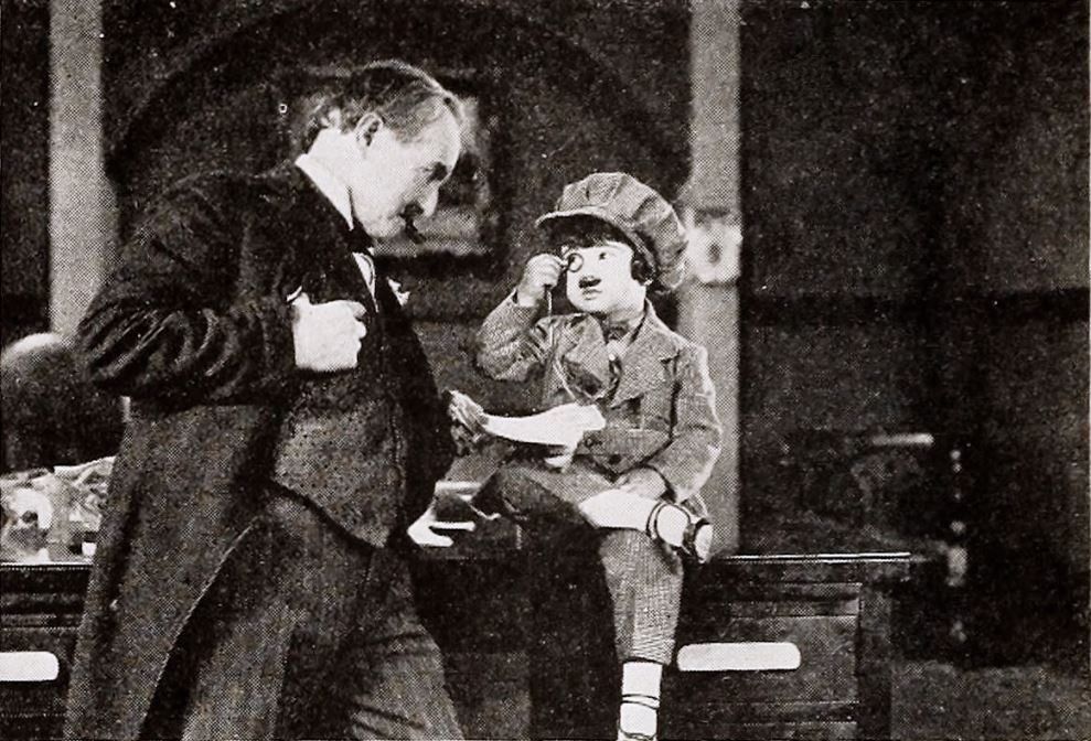 The_Kid_Reporter_(1923)_-_1