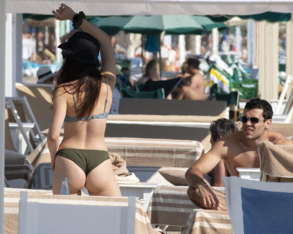 Aurora-Ramazzotti-Michelle-Hunziker-Sexy-TheFappeningBlog.com-4-