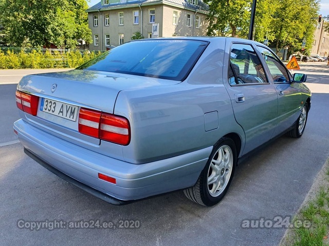 Lancia2.jpg
