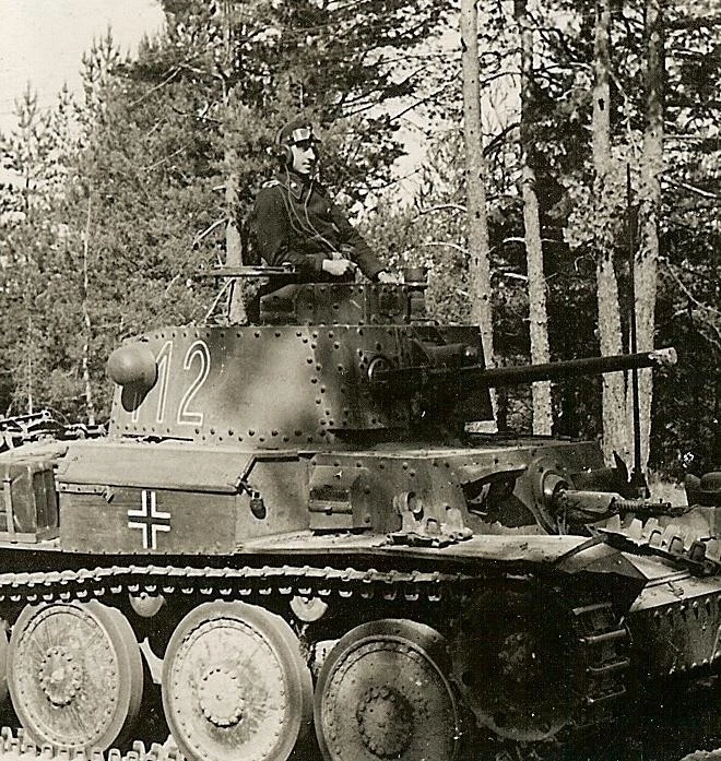BEST German Panzer Kommandeur Topside on Pzkw 38(t) Panzer Tank 112