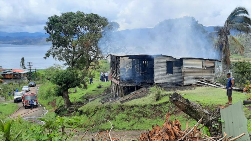 Fire-in-Savusavu-sty-k