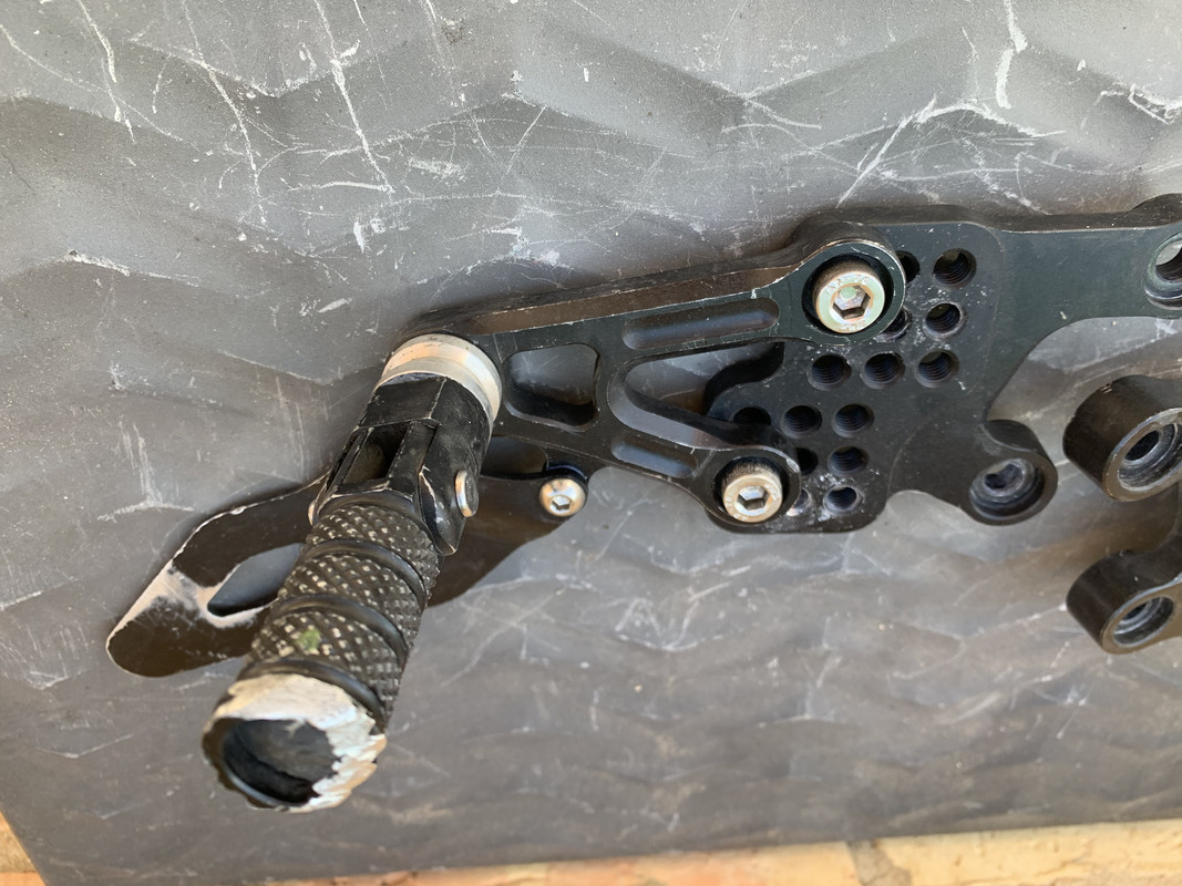 8DB49AC3-7B2C-4F98-A0B6-0DEB8412C907