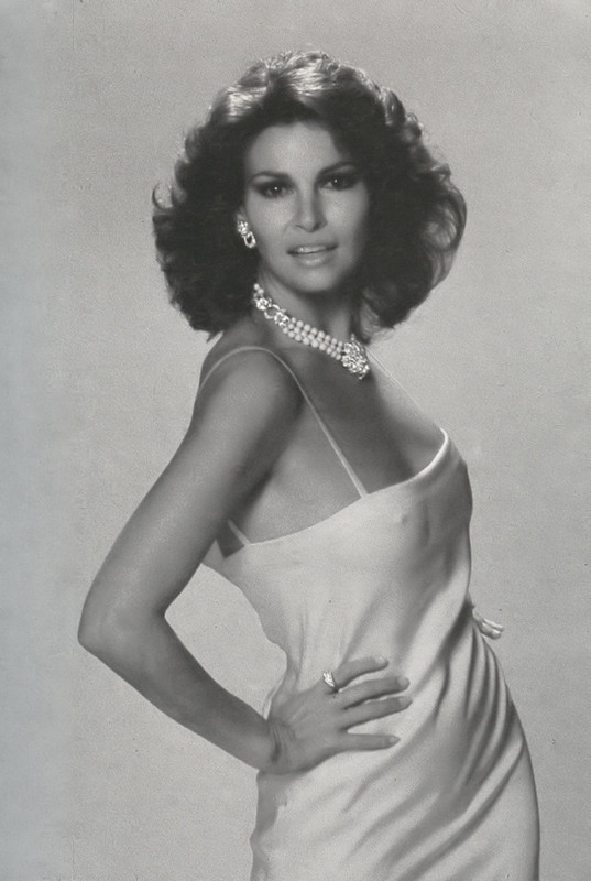 raquel_welch_b09