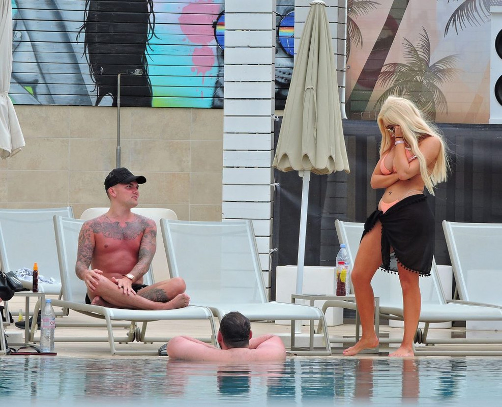 Chloe-Ferry-upskirtSTARS.com- (19)