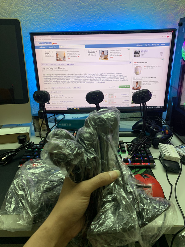 B9A99B9C-9482-4A32-9AED-7EA8FBBAD43E