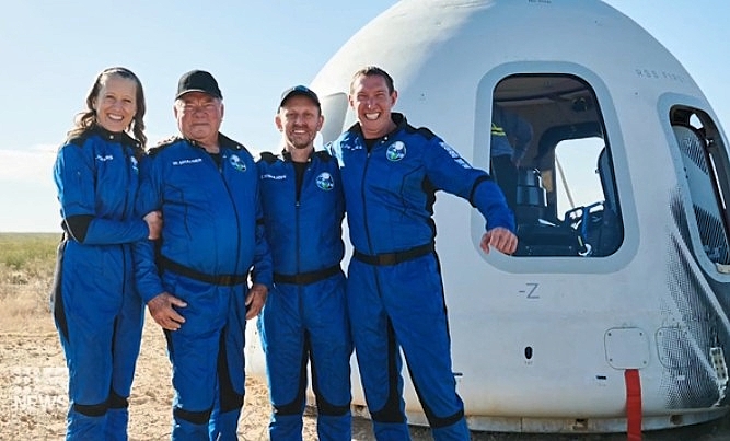 STAR-TREK-BLUE-ORIGIN-2-A-FOTOR.jpg