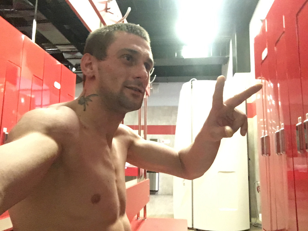 FCA86949-4EFA-49BD-A941-E1EA022F6C07