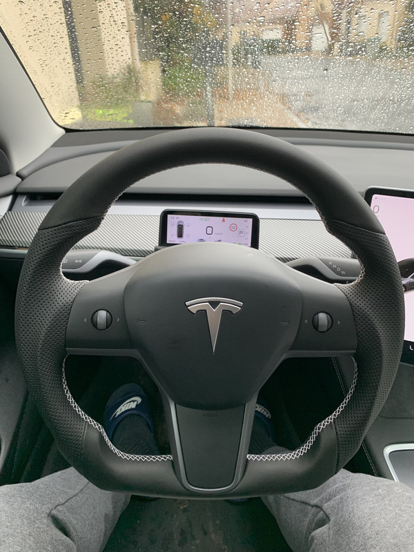 Soufflette Décollement cuir volant - Tesla Model Y - Forum Automobile Propre