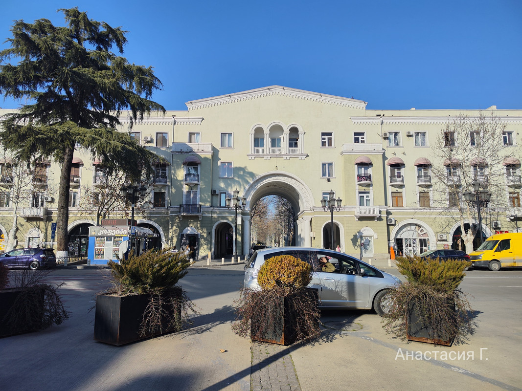 Небольшая весенняя прогулка в городке Рустави (март 2025) Небольшая весенняя прогулка в городке Рустави (март 2025)