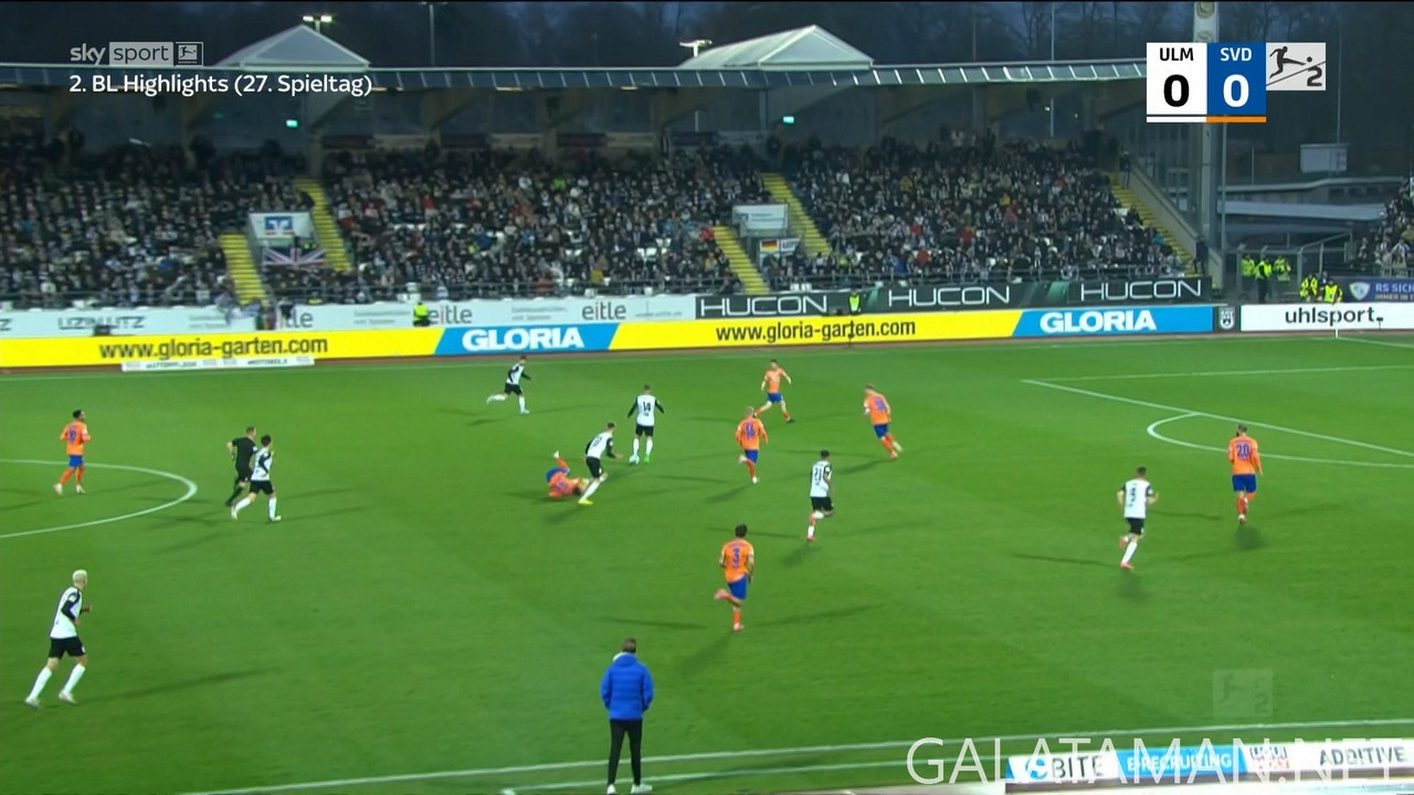 [Image: 03-31-00-50-00-Sky-Sport-Bundesliga-FHD-...43-006.jpg]