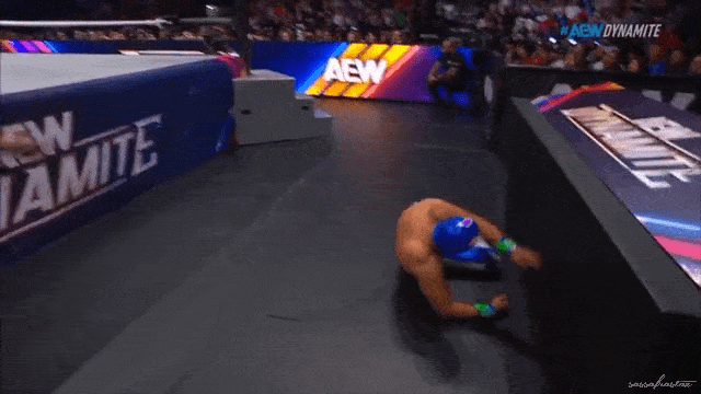 aew_20250312_dralistico_briancage_v_hobbs_hologram1