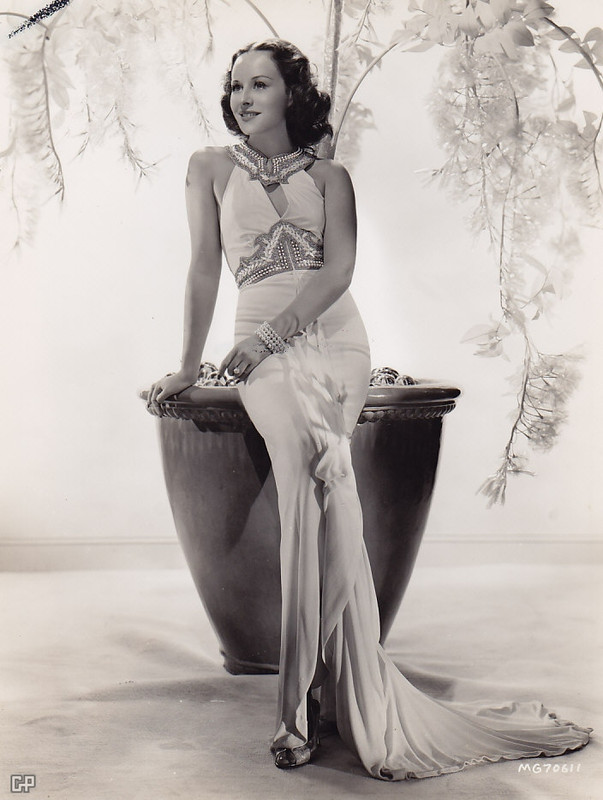 paulette_goddard_mb42