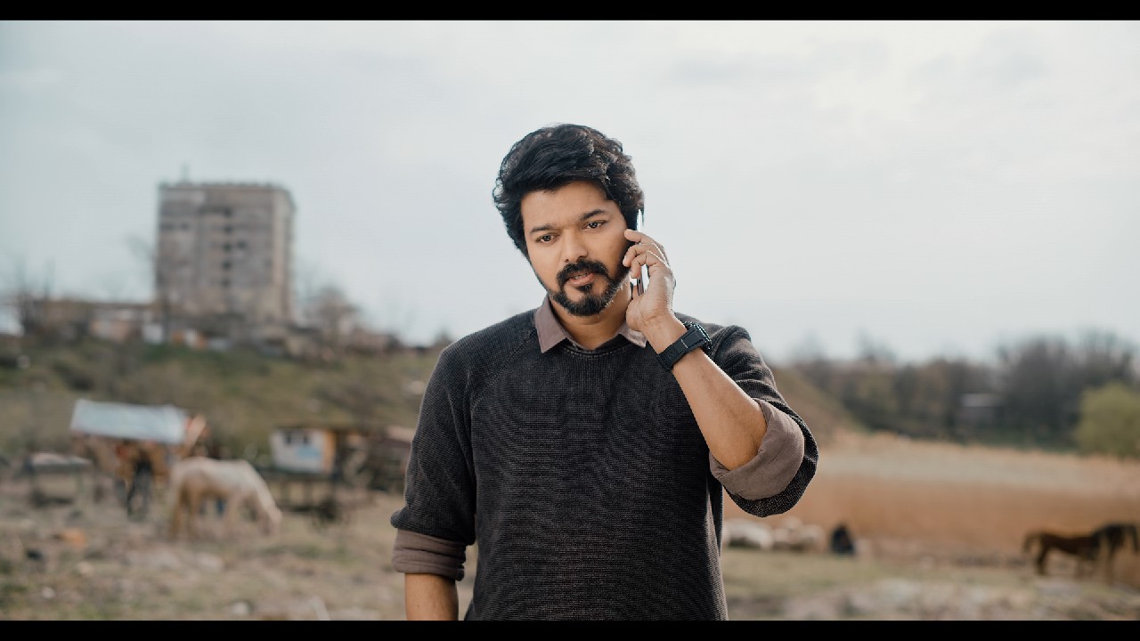 RAW-2022-Hindi-NF-WEB-DL-1080p-AV1-AAC-6ch-ESub-mkv-snapshot-00-05-34-500