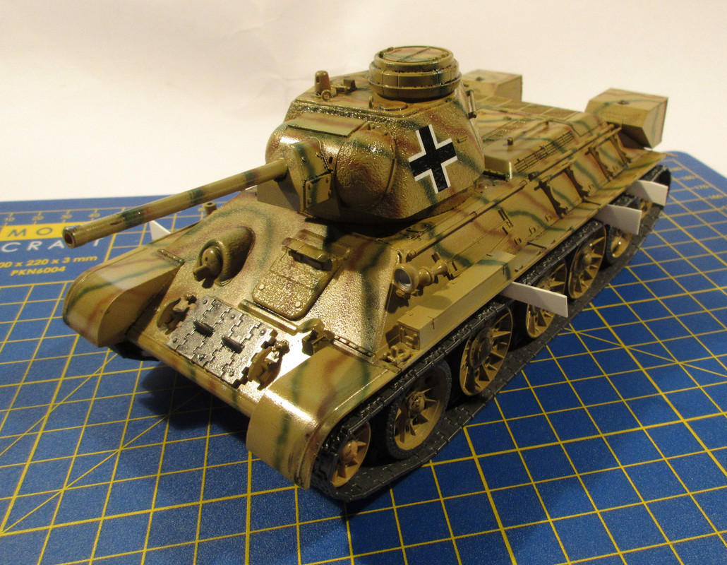 Pz.Kpfw 747 (r)-3 013