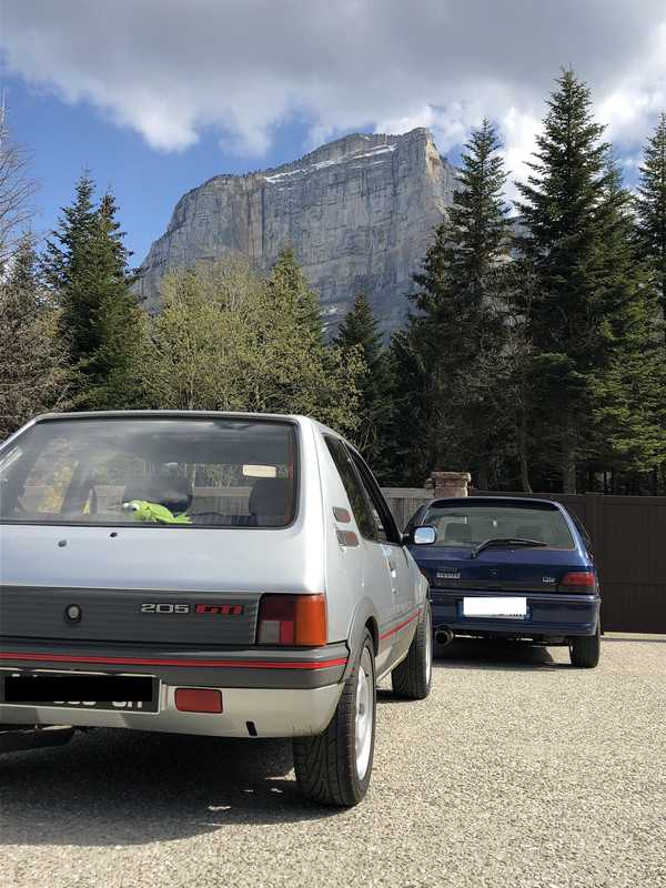 A657B331-C625-4C1B-8FD8-50BC95817D3F