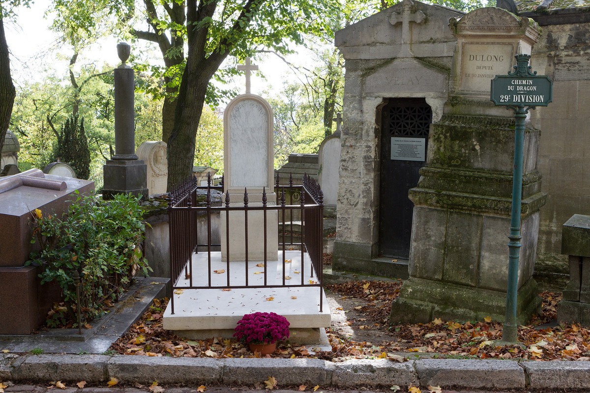 2560px-P-re-Lachaise-Division-29-Constant-03
