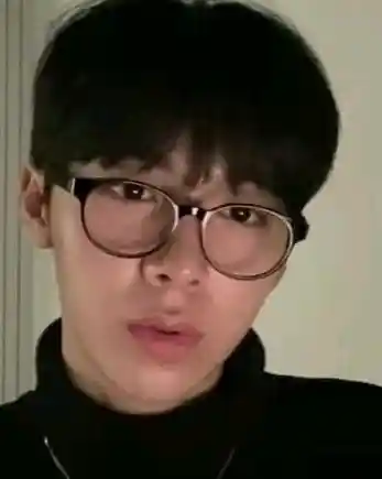 4328e94e3356abd6e443668e83f22202_copy_347x435