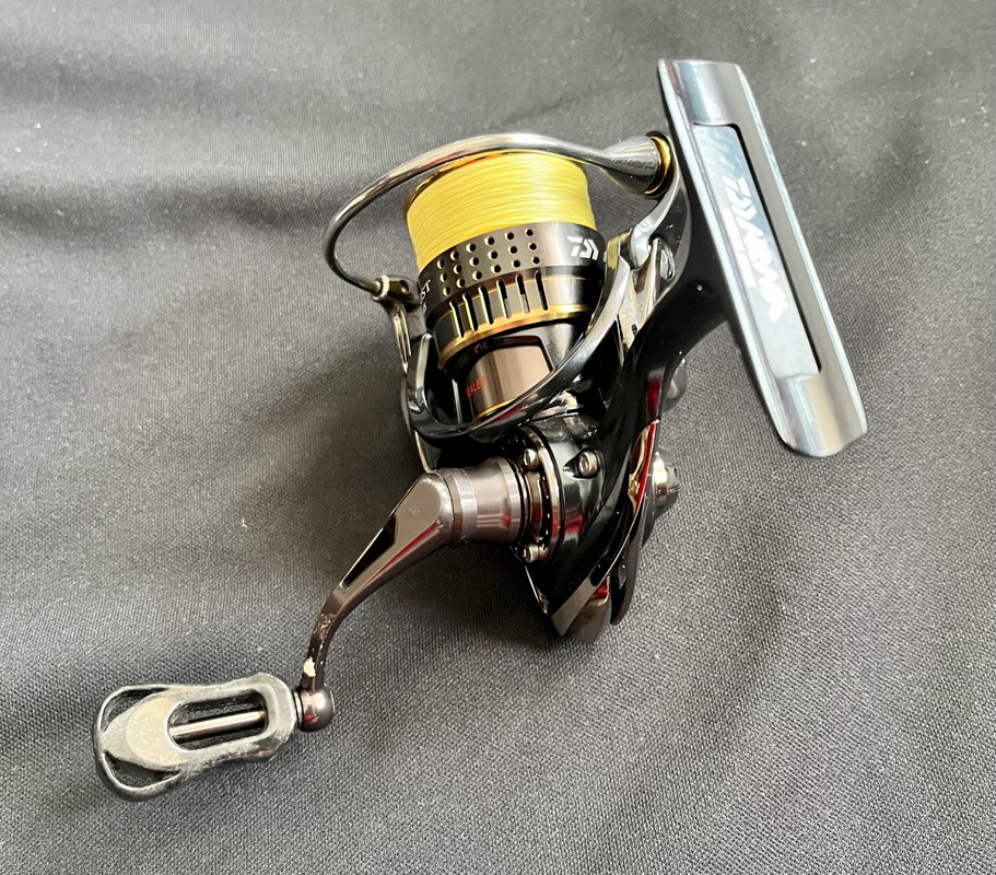 リール EXIST 1025 Daiwa exist 1025 Spinning reel