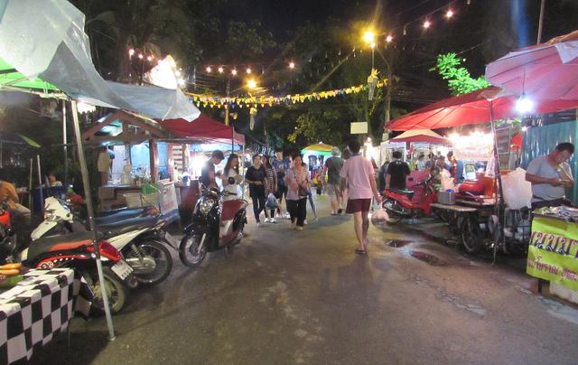 Nuestra primera vez en el Sudeste Asiático. Tailandia en Junio de 2018 - Blogs of Thailand - Explorando Chiang Mai. Doi Suthep, centro ciudad y Saturday Market (26)