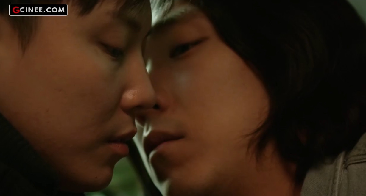 One-Bed-Two-Hearts-(7)