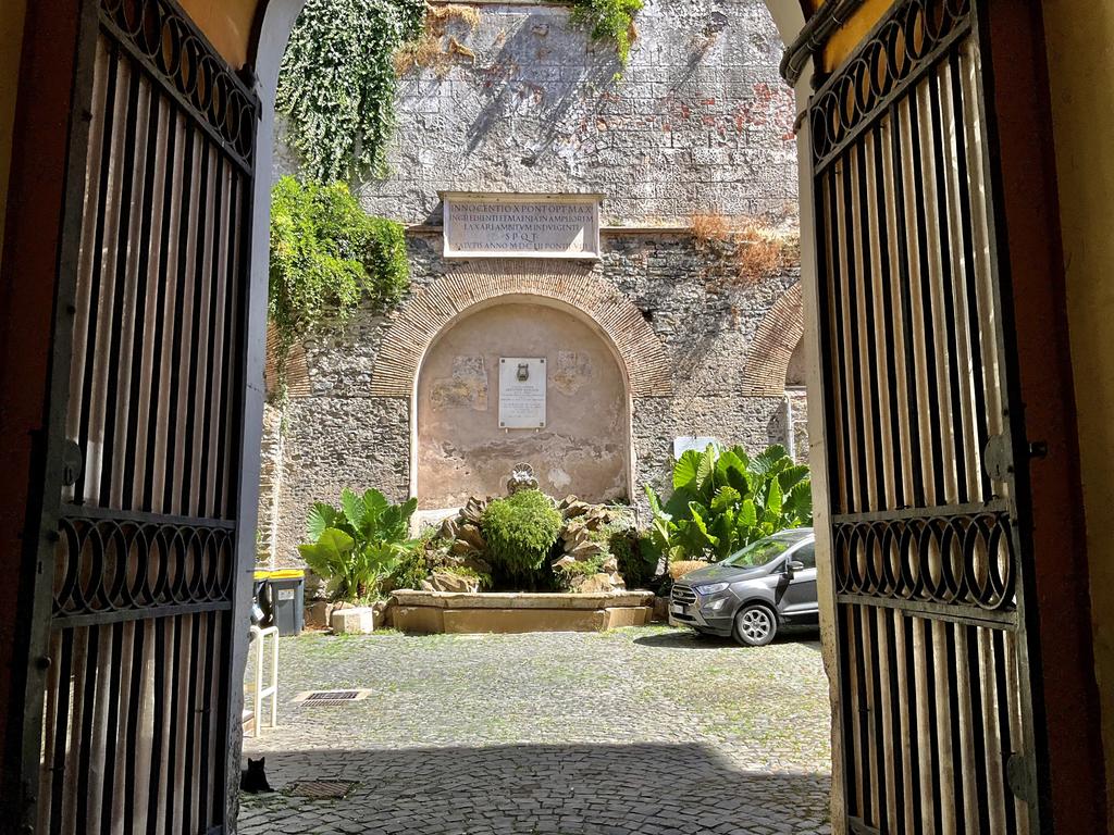 Жаркий сентябрь на побережье Тирренского моря.