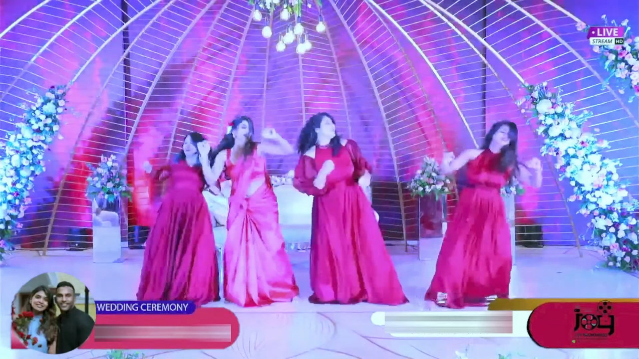 Malayali Bride Sexy Big Deep Navel In Red Saree malayali-bride-sexy-big-deep-navel-in-red-saree