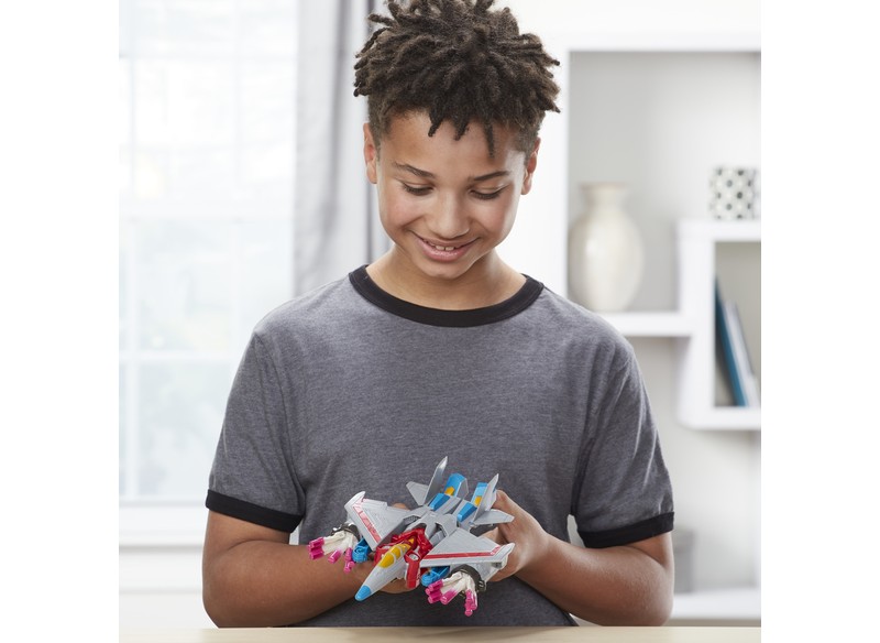 Transformers-Cyberverse-Ultra-Starscream-008