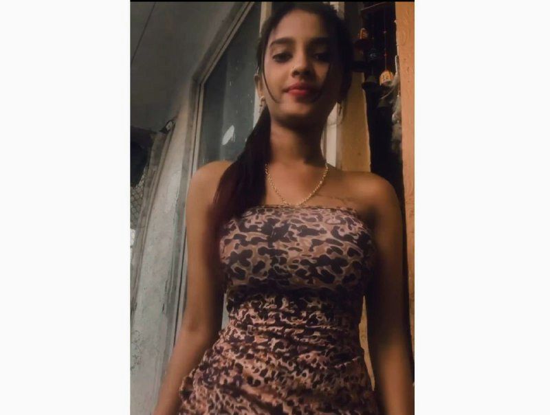 Nidhi joshi hot cam model rubbing her boobs closeup exclusive viral video